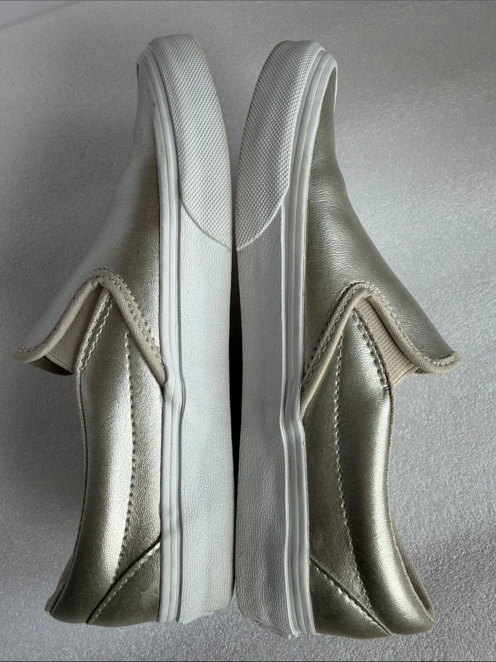VANS Classic Slip-On Sneakers Metallic Gold Women’s 6.5 / Men’s 5